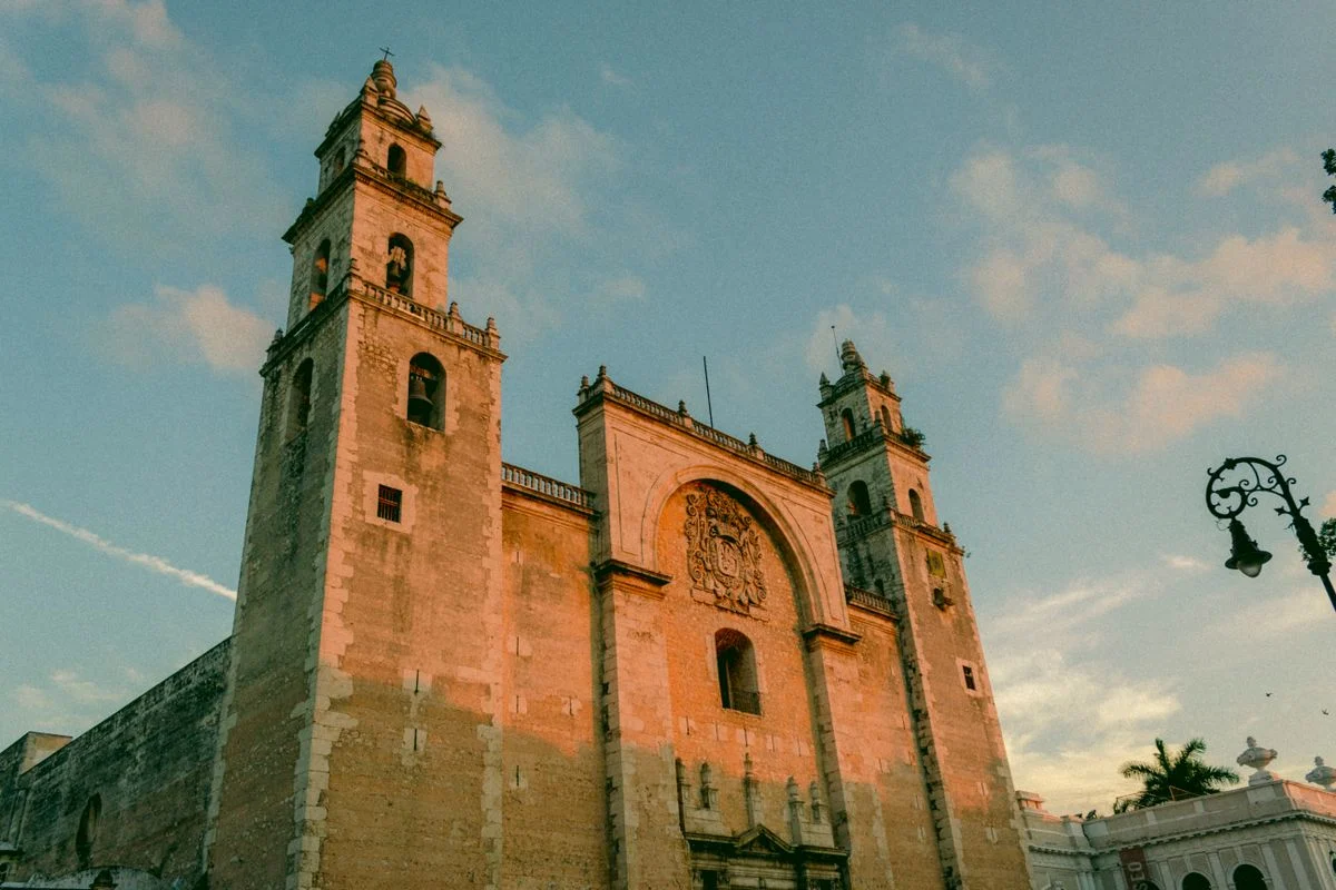 Mérida vs. la Riviera Maya: por qué elegir el centro de Yucatán para tu próximo viaje