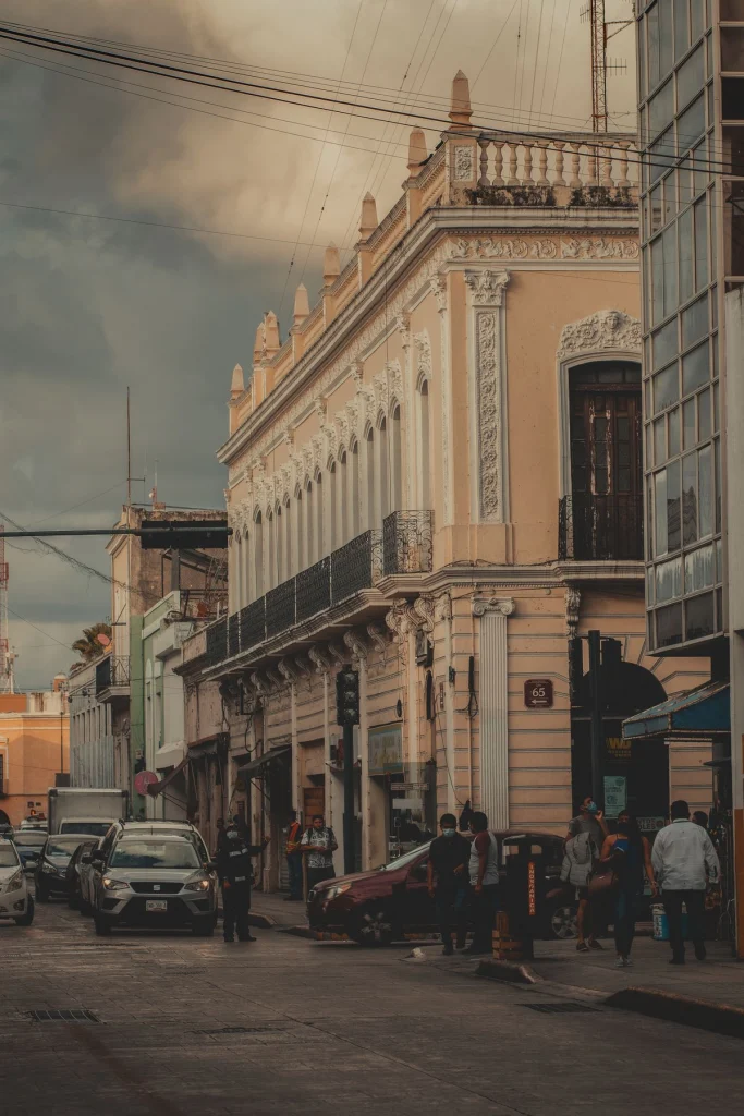 Vida cotidiana en una calle del centro de Mérida